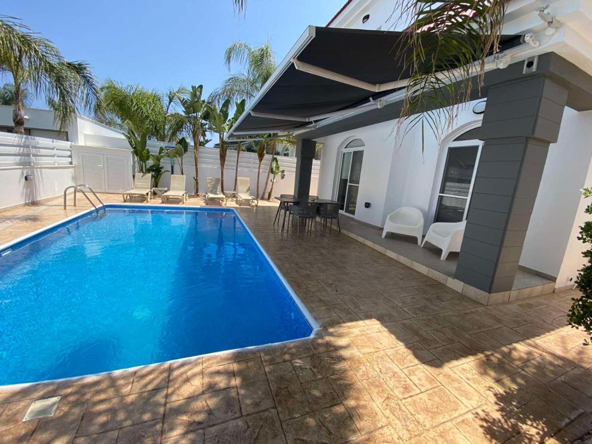 Villa Diana - 200 Meters From Kapparis, Fireman'S Beach Paralimni Exterior foto